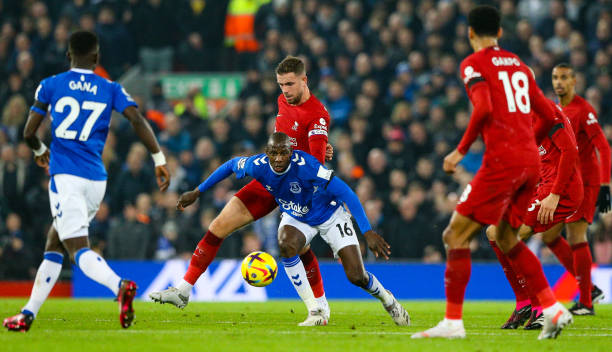 全得益於球 全得益於球